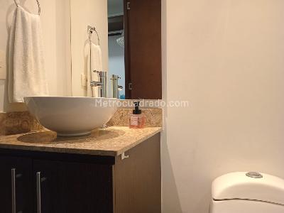 Apartamento de 1 alcoba en arriendo en El Poblado, Medellín, 57 m² · foto 12 de 13