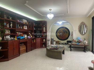 Casa de 4 alcobas en venta en Envigado, Envigado, 113 m² · foto 2 de 19