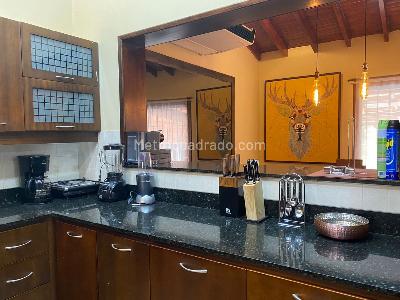Casa de 5 alcobas en venta en El Poblado, Medellín, 600 m² · foto 4 de 18