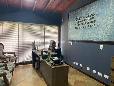 Casa de 5 alcobas en venta en El Poblado, Medellín, 600 m² · foto 7 de 18