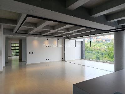 Apartamento de 3 alcobas en venta en La Florida, Medellín, 230 m² · foto 2 de 19