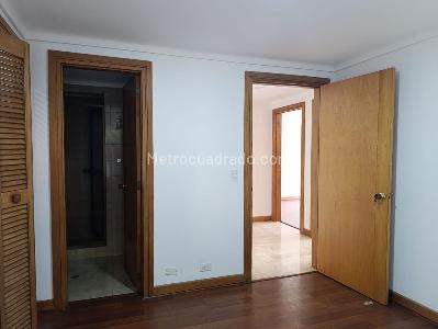 Apartamento de 4 alcobas en arriendo en El Poblado, Medellín, 250 m² · foto 14 de 20