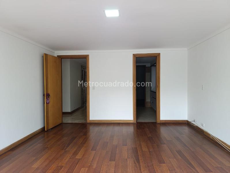 4BR Apartment for Rent in Gated Unit, El Poblado - 9