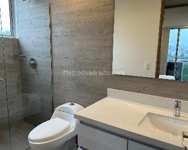 Apartamento de 2 alcobas en arriendo en El Poblado, Medellín, 79 m² · foto 10 de 10