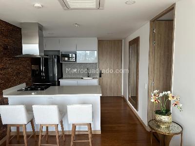 Apartamento de 2 alcobas en arriendo en El Poblado, Medellín, 79 m² · foto 4 de 10