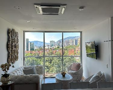 Apartamento de 2 alcobas en arriendo en El Poblado, Medellín, 79 m² · foto 2 de 10