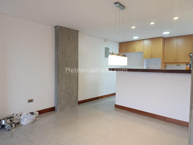 Apartamento de 2 Alcobas en Unidad Cerrada en El Poblado - 2