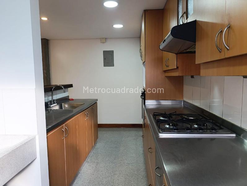 Apartamento de 2 Alcobas en Unidad Cerrada en El Poblado - 8