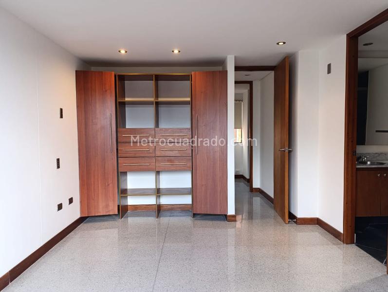 Apartamento de 2 Alcobas en Unidad Cerrada en El Poblado - 9