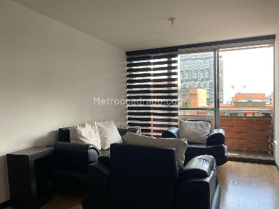 Apartamento de 3 alcobas en arriendo en El Poblado, Medellín, 87 m² · foto 2 de 20
