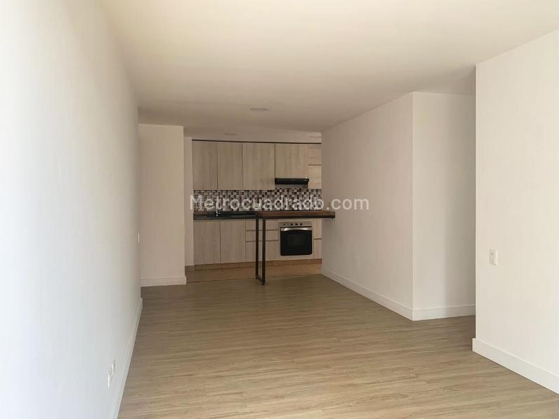 Apartamento de 2 Alcobas con Balcón y Parqueadero Cubierto en El Poblado - 2