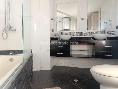 Casa de 4 alcobas en arriendo en El Poblado, Medellín, 330 m² · foto 16 de 20