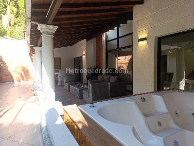 Casa de 4 alcobas en arriendo en El Poblado, Medellín, 330 m² · foto 19 de 20