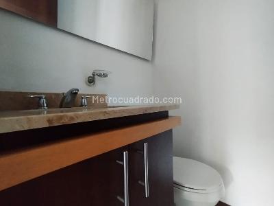 Apartamento de 3 alcobas en arriendo en El Poblado, Medellín, 116 m² · foto 10 de 10