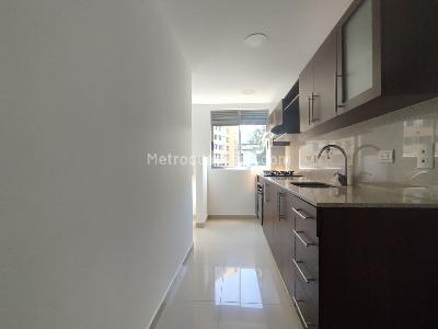 Apartamento de 3 alcobas en arriendo en El Poblado, Medellín, 116 m² · foto 2 de 10