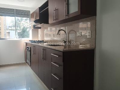 Apartamento de 3 alcobas en arriendo en El Poblado, Medellín, 116 m² · foto 3 de 10