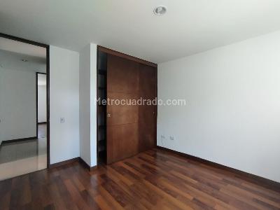 Apartamento de 3 alcobas en arriendo en El Poblado, Medellín, 116 m² · foto 6 de 10