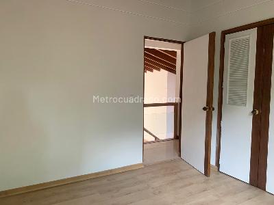 Casa de 4 alcobas en venta en El Poblado, Medellín, 270 m² · foto 10 de 16
