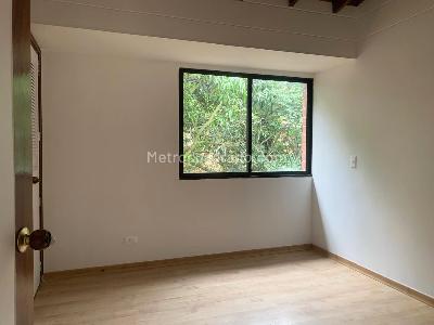 Casa de 4 alcobas en venta en El Poblado, Medellín, 270 m² · foto 9 de 16