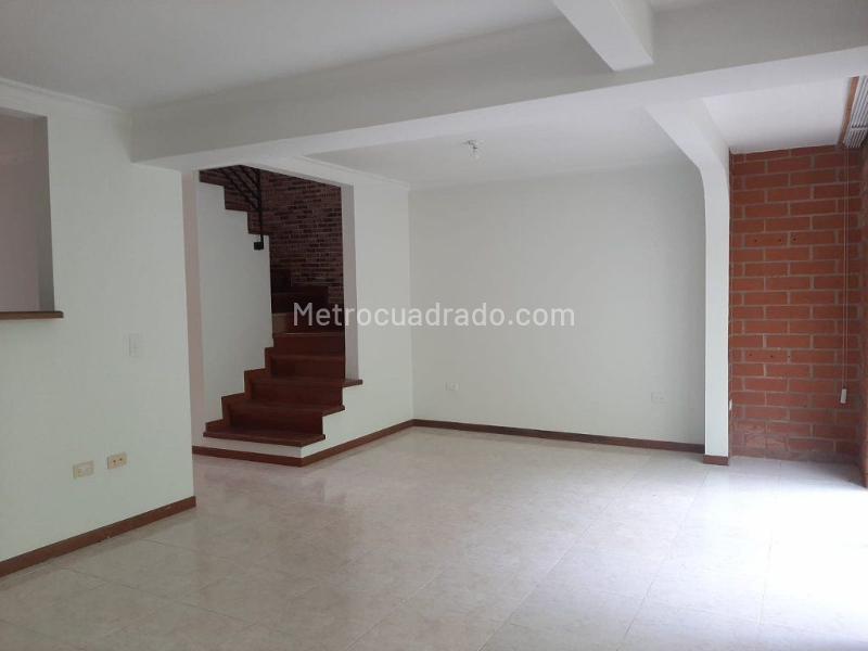 Casa – Envigado, Valle de Aburrá - Más
