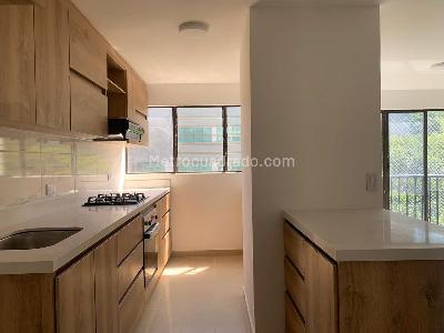 Apartamento de 3 alcobas en arriendo en El Poblado, Medellín, 103 m² · foto 3 de 14