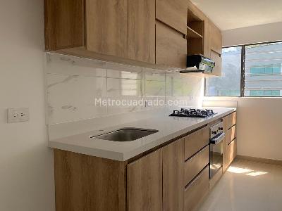 Apartamento de 3 alcobas en arriendo en El Poblado, Medellín, 103 m² · foto 4 de 14