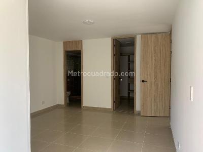 Apartamento de 3 alcobas en arriendo en El Poblado, Medellín, 103 m² · foto 7 de 14