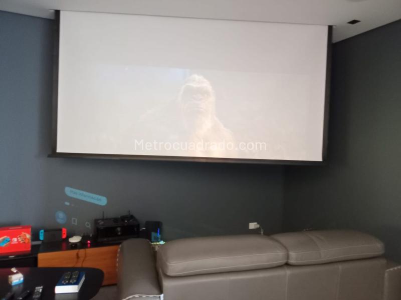 Modern 4BR Apartment in Exclusive Area of El Poblado - 9