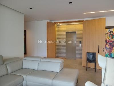 Apartamento en venta en El Poblado, Medellín · foto 3 de 18