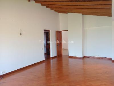 Casa de 3 alcobas en venta en Envigado, Envigado, 262 m² · foto 13 de 19