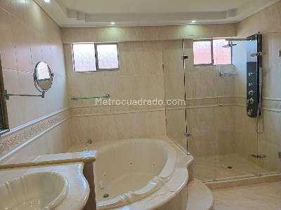Casa de 3 alcobas en venta en Envigado, Envigado, 262 m² · foto 18 de 19
