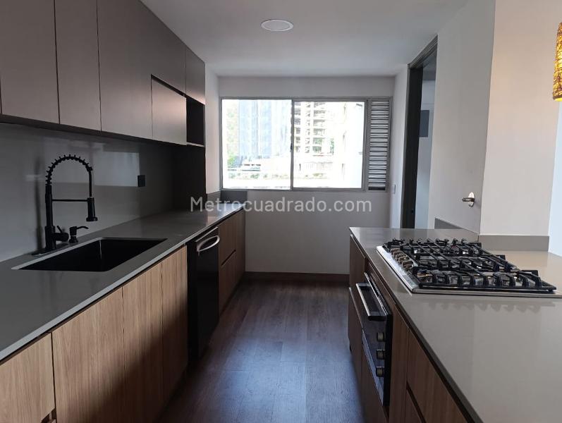 Elegant 3BR Apartment in El Poblado - 5