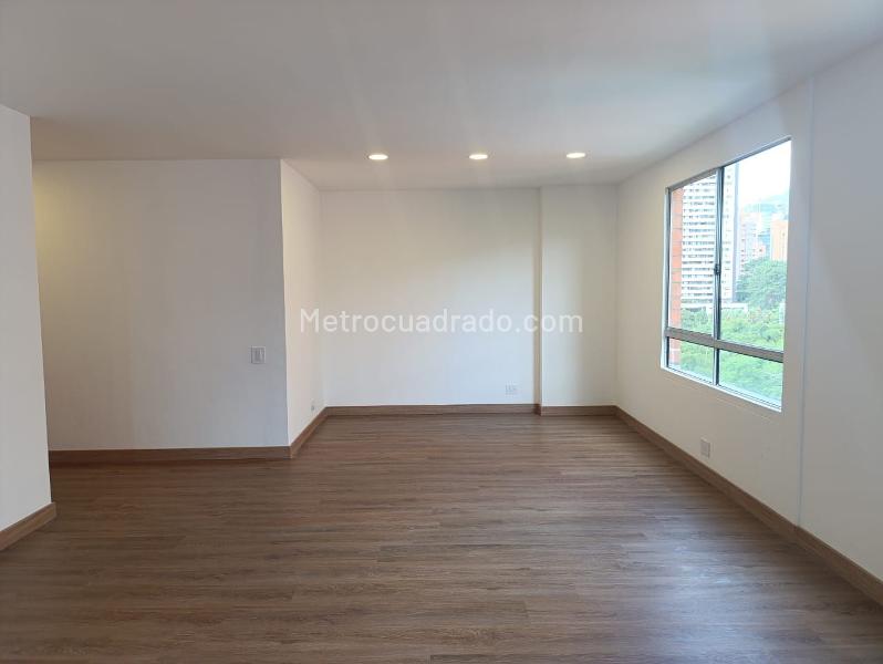 Elegant 3BR Apartment in El Poblado - 9