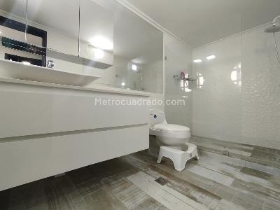 Casa de 4 alcobas en arriendo en El Poblado, Medellín, 420 m² · foto 15 de 16