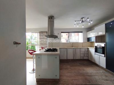 Casa de 4 alcobas en arriendo en El Poblado, Medellín, 420 m² · foto 5 de 16