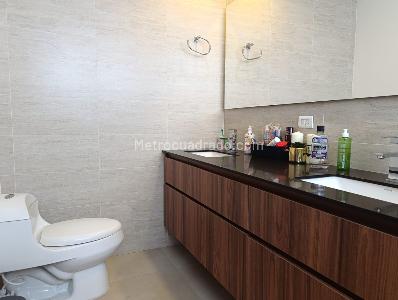Apartamento de 3 alcobas en arriendo en El Poblado, Medellín, 168 m² · foto 16 de 19