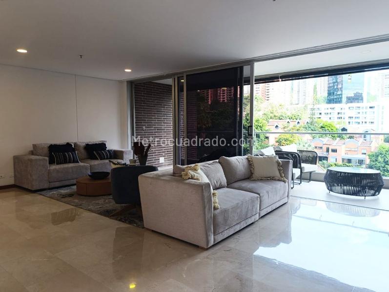 Apartamento Amoblado de 3 Alcobas con Terraza en El Poblado - 2