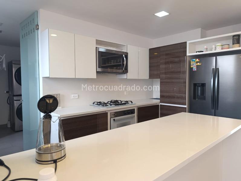 Apartamento Amoblado de 3 Alcobas con Terraza en El Poblado - 6