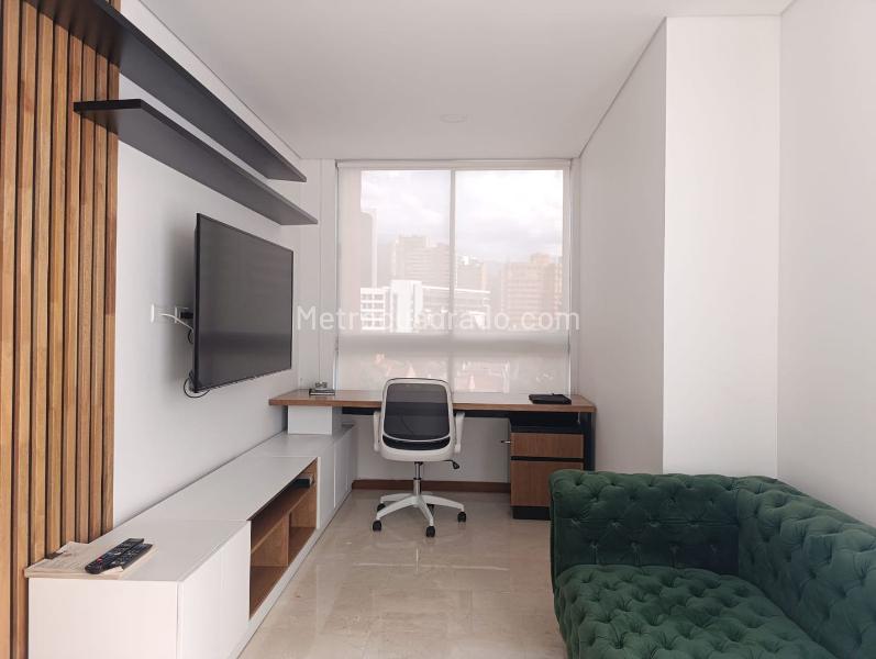 Apartamento Amoblado de 3 Alcobas con Terraza en El Poblado - 8