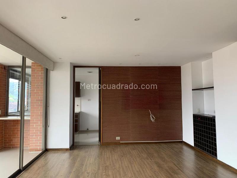 Apartamento Amplio de 3 Alcobas con Gimnasio en El Poblado - 3