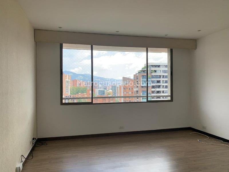 Apartamento Amplio de 3 Alcobas con Gimnasio en El Poblado - 9
