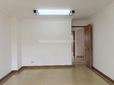 Apartamento de 3 alcobas en arriendo en Los Balsos, Medellín, 320 m² · foto 15 de 19