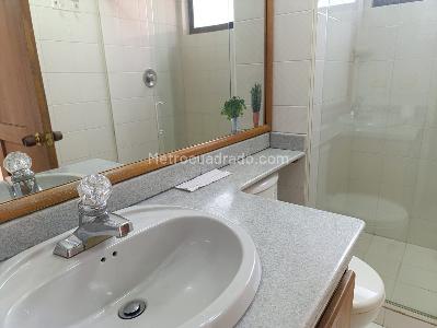 Apartamento de 3 alcobas en arriendo en Los Balsos, Medellín, 320 m² · foto 18 de 19