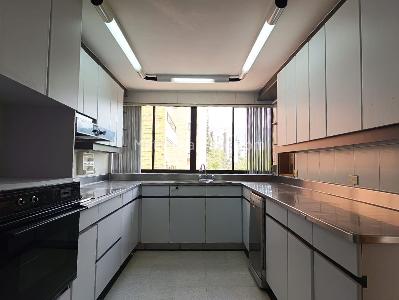 Apartamento de 3 alcobas en arriendo en Los Balsos, Medellín, 320 m² · foto 7 de 19
