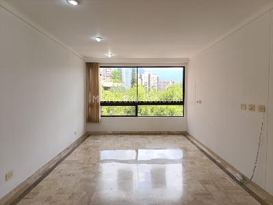 Apartamento de 3 alcobas en arriendo en Los Balsos, Medellín, 320 m² · foto 9 de 19