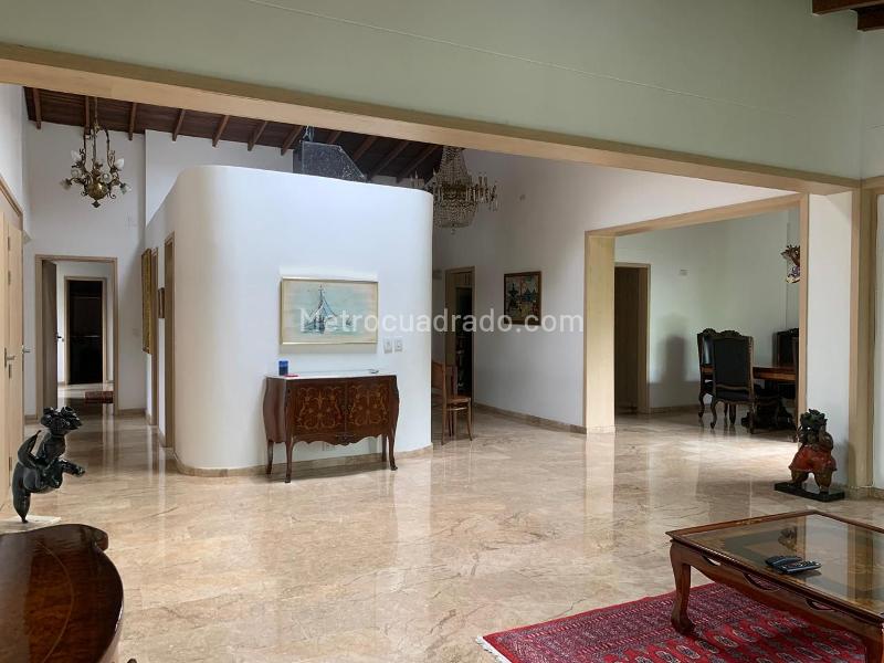Furnished 4BR Apartment with 3 Baths in El Poblado - 3