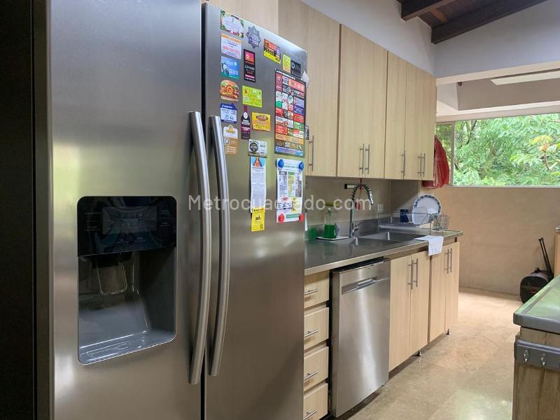 Furnished 4BR Apartment with 3 Baths in El Poblado - 8