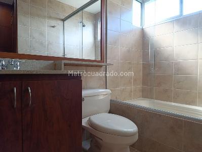 Apartamento de 3 alcobas en arriendo en El Poblado, Medellín, 140 m² · foto 16 de 18