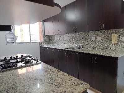Apartamento de 3 alcobas en arriendo en El Poblado, Medellín, 140 m² · foto 5 de 18