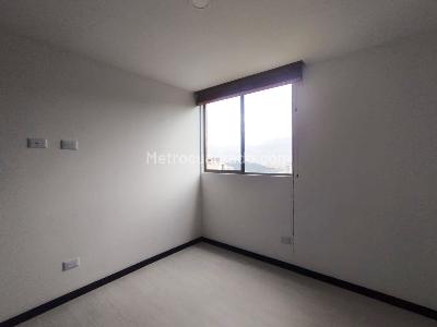 Apartamento de 3 alcobas en arriendo en Castropol, Medellín, 109 m² · foto 13 de 16